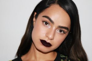 HOW TO PULL OFF DARK LIPSTICK